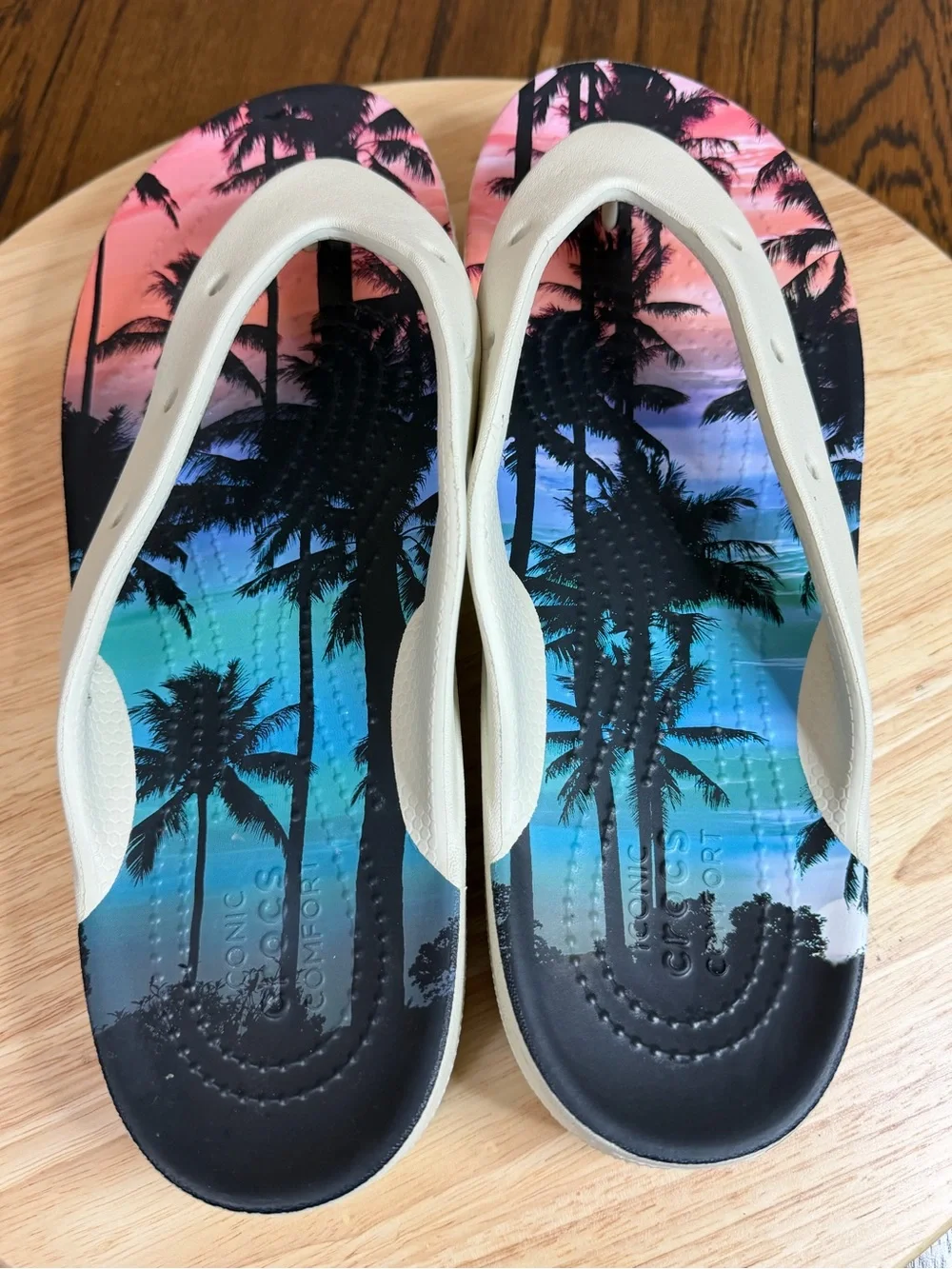 Crocs women’s Platform Retro Resort Platform sandals